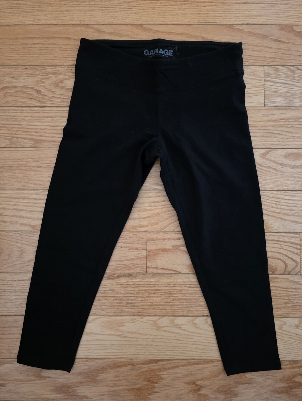 Garage Black High-Rise Capri Leggings, Small